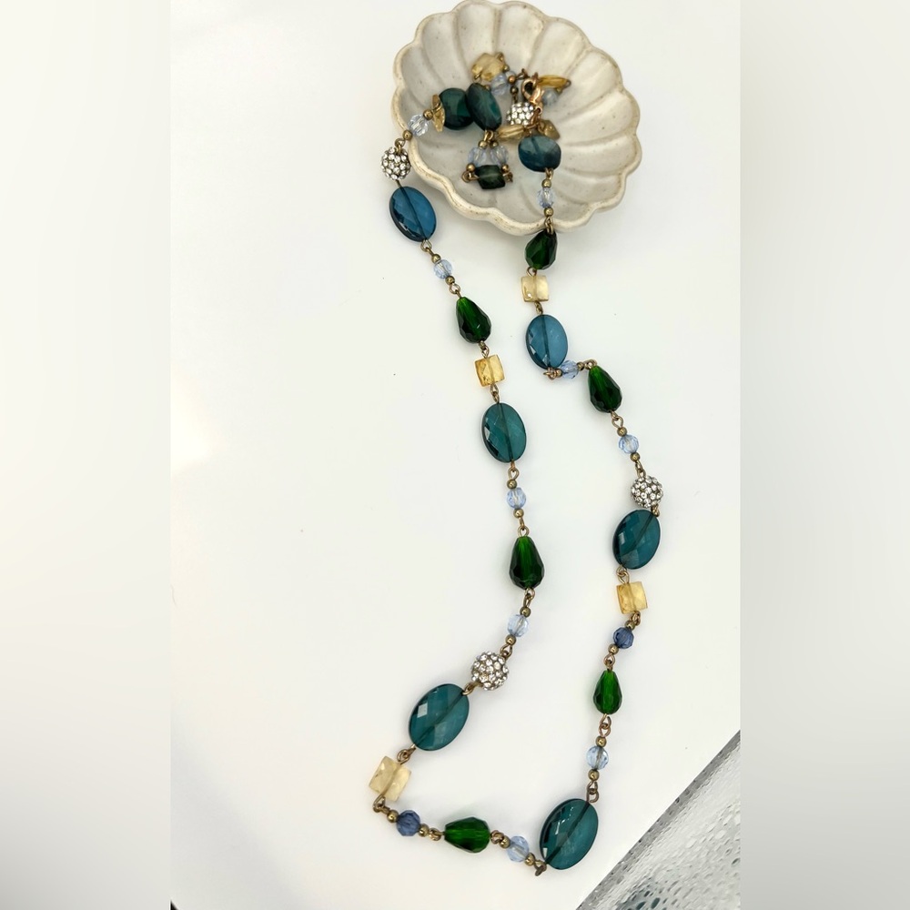 Vintage Chaps necklace mix of beads in shades of blue, green, & yellow